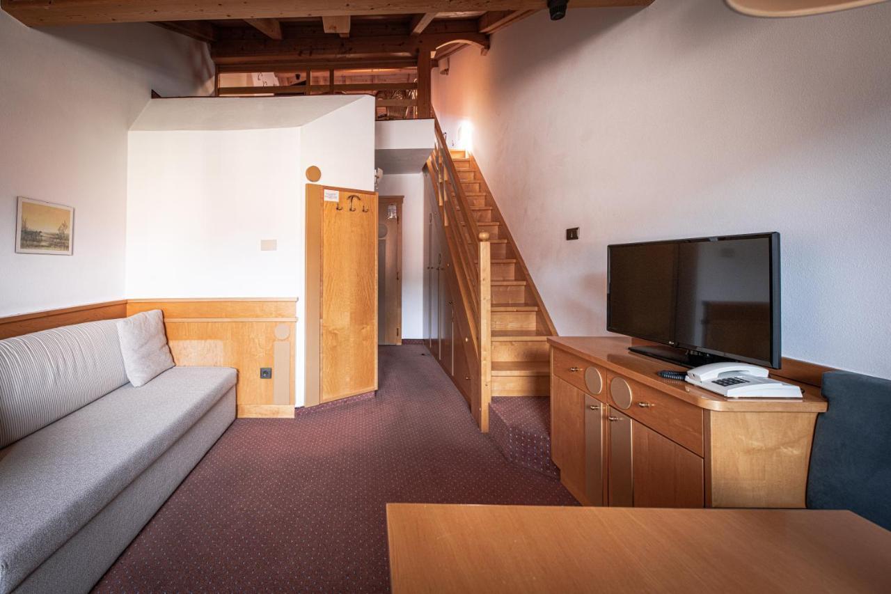 Hotel Gissbach Brunico Bagian luar foto
