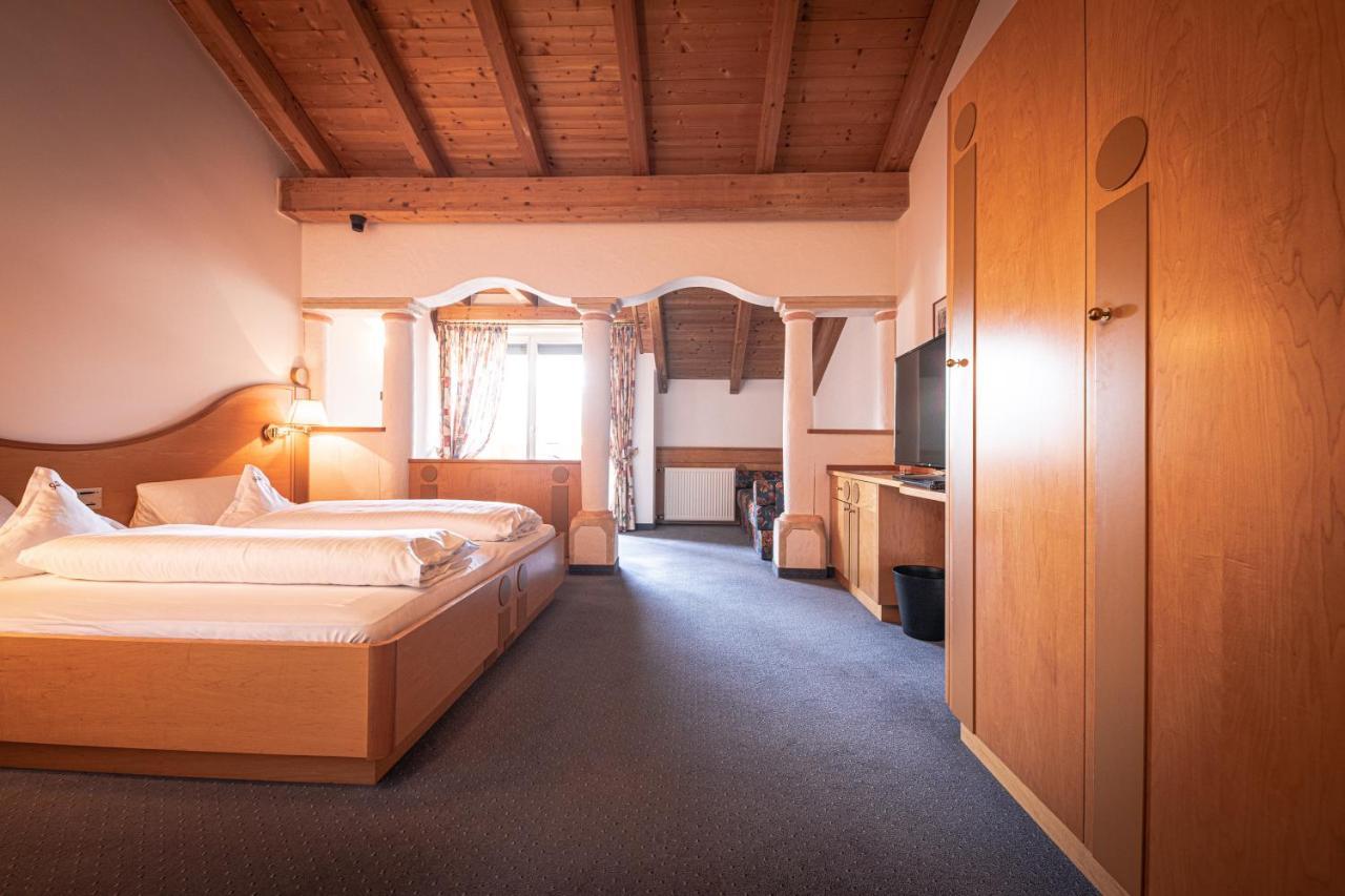 Hotel Gissbach Brunico Bagian luar foto