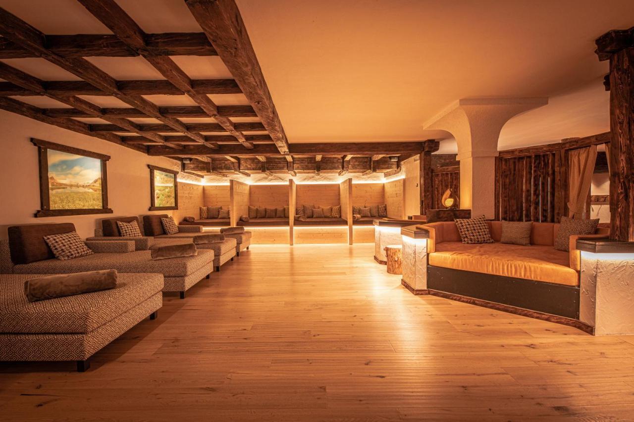 Hotel Gissbach Brunico Bagian luar foto